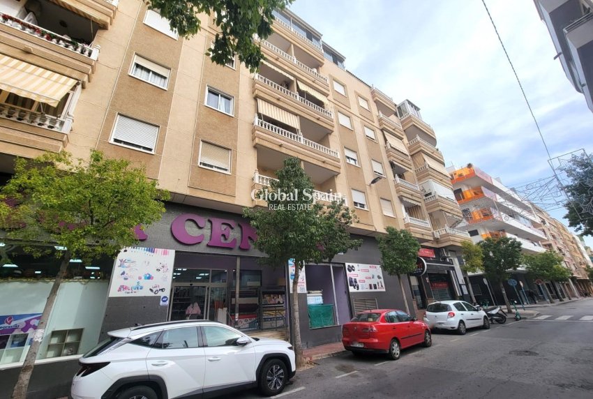 Revente - APPARTEMENT -
TORREVIEJA - Playa del Cura