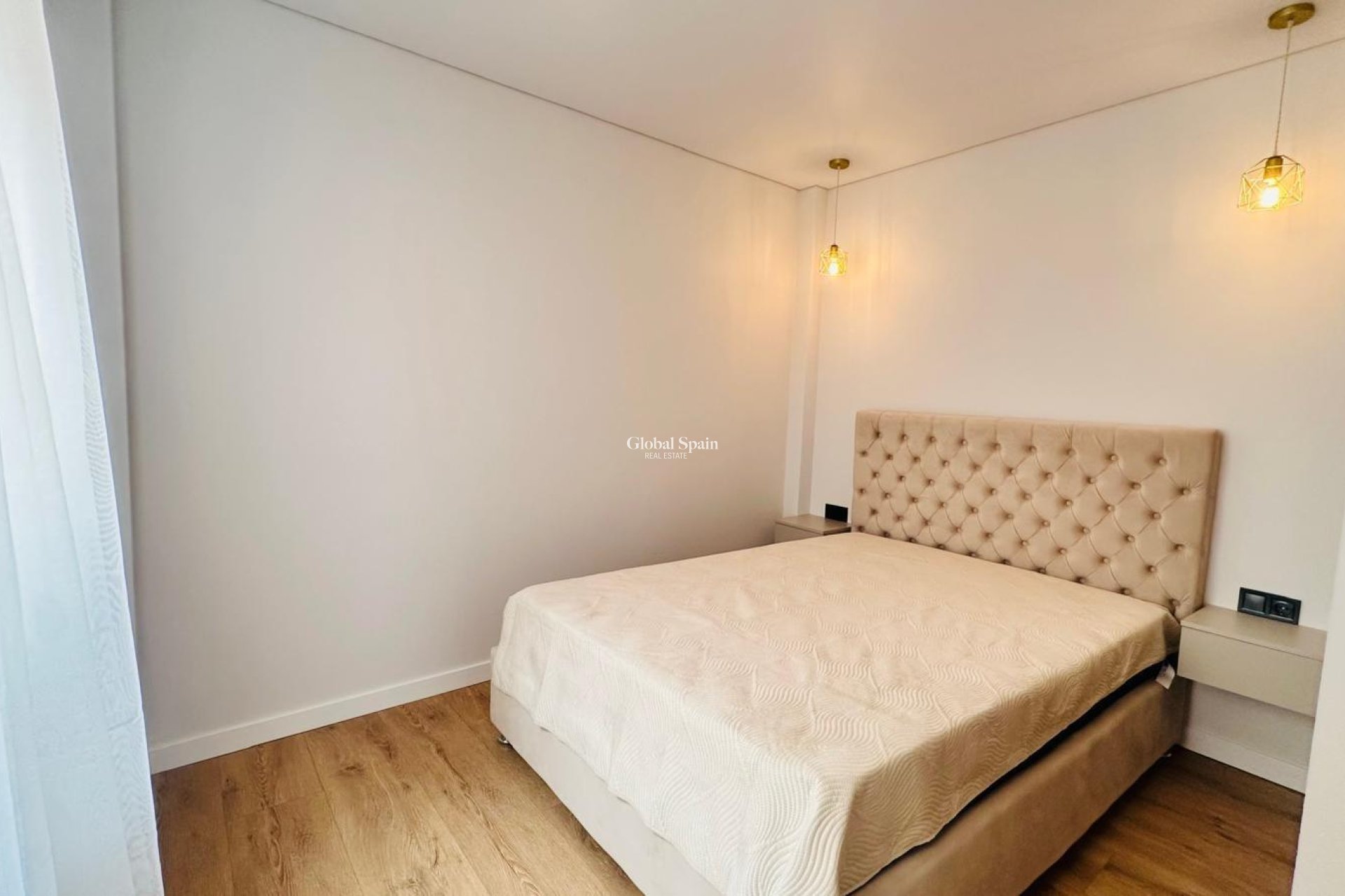 Revente - APPARTEMENT -
TORREVIEJA - Playa del Cura