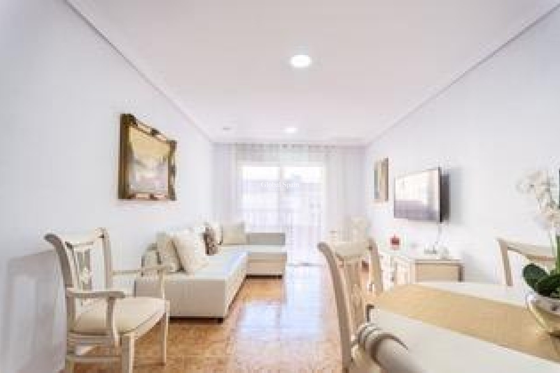 Revente - APPARTEMENT -
TORREVIEJA - Playa del Cura