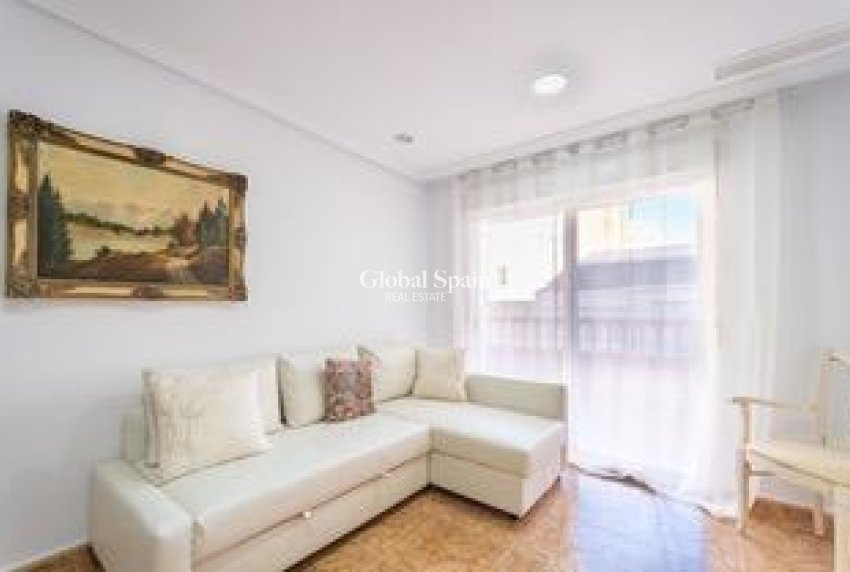 Revente - APPARTEMENT -
TORREVIEJA - Playa del Cura