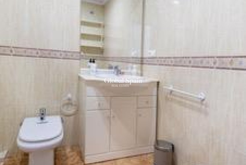 Revente - APPARTEMENT -
TORREVIEJA - Playa del Cura