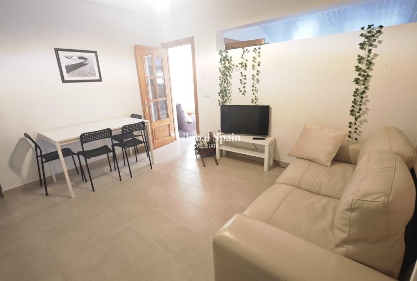 Revente - APPARTEMENT -
TORREVIEJA - Playa del Cura