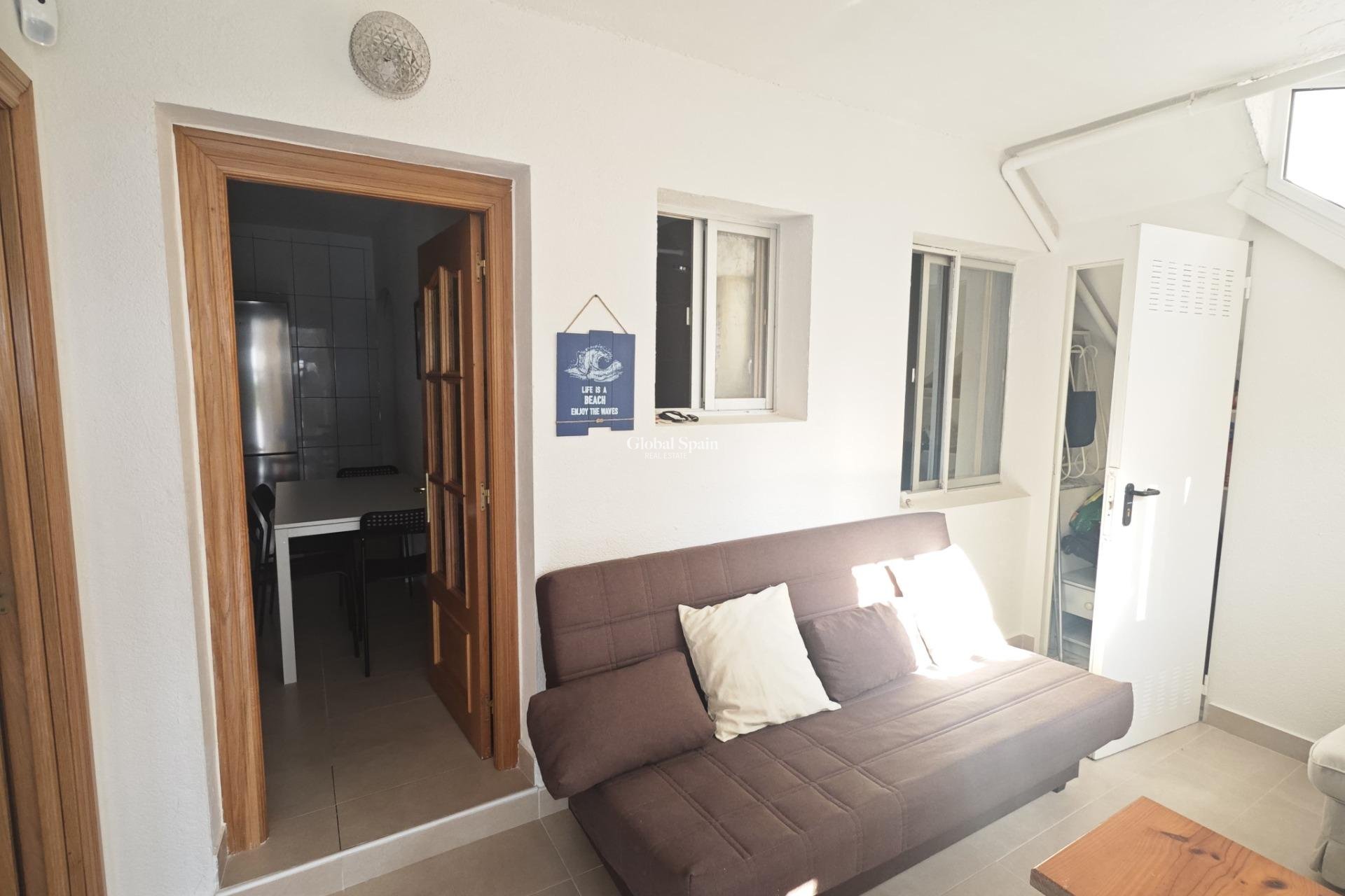 Revente - APPARTEMENT -
TORREVIEJA - Playa del Cura