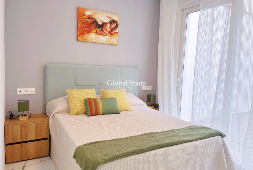 Revente - APPARTEMENT -
TORREVIEJA - Playa del Cura
