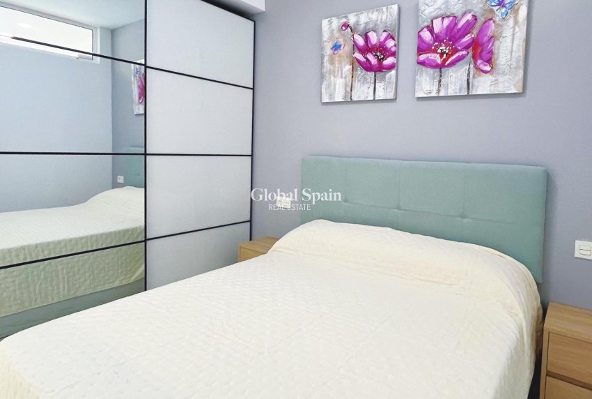 Revente - APPARTEMENT -
TORREVIEJA - Playa del Cura
