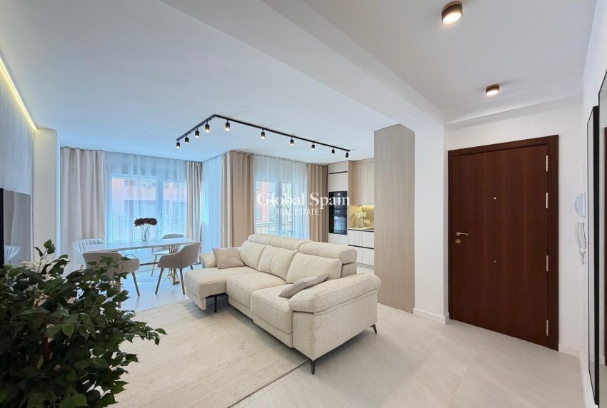 Revente - APPARTEMENT -
TORREVIEJA - Playa del Cura