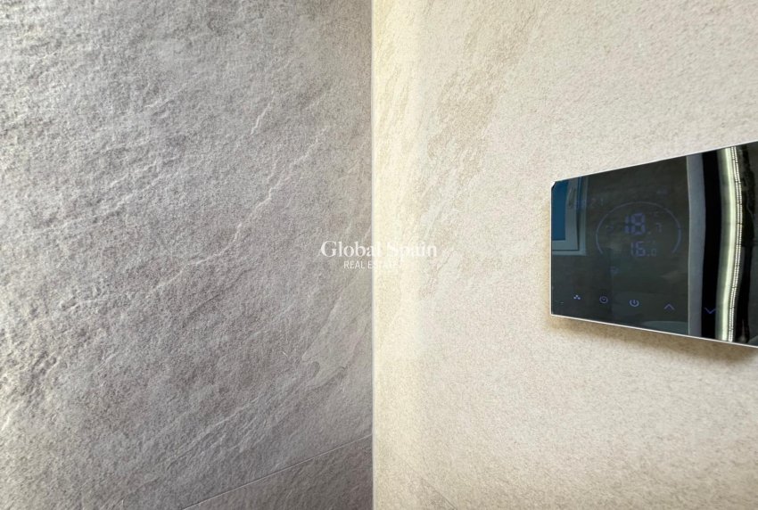 Revente - APPARTEMENT -
TORREVIEJA - Playa del Cura