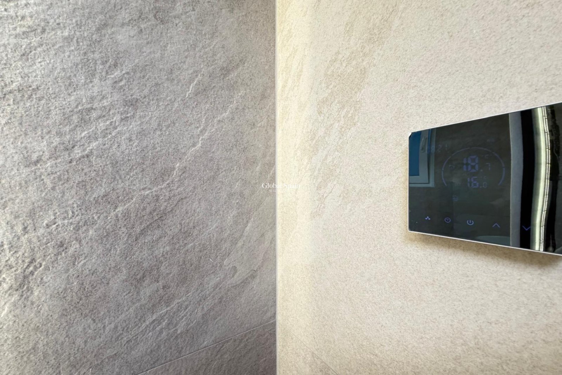 Revente - APPARTEMENT -
TORREVIEJA - Playa del Cura