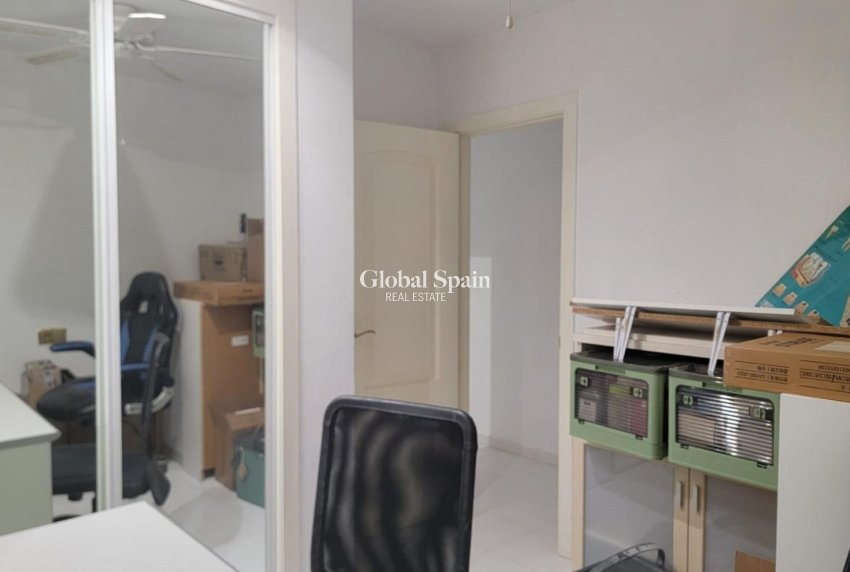 Revente - APPARTEMENT -
TORREVIEJA - Playa del Cura