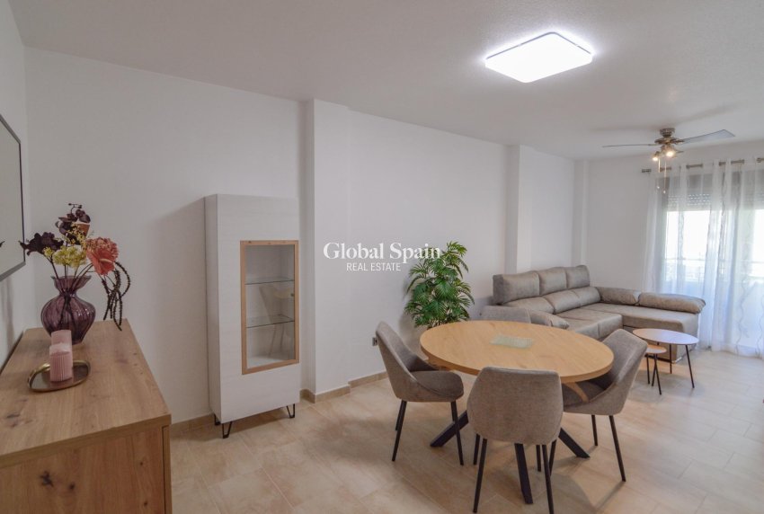 Revente - APPARTEMENT -
TORREVIEJA - Playa del Cura