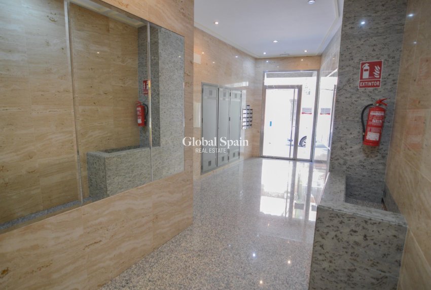 Revente - APPARTEMENT -
TORREVIEJA - Playa del Cura