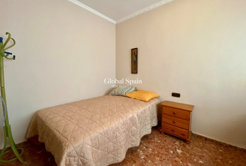 Revente - APPARTEMENT -
TORREVIEJA - Playa del Cura