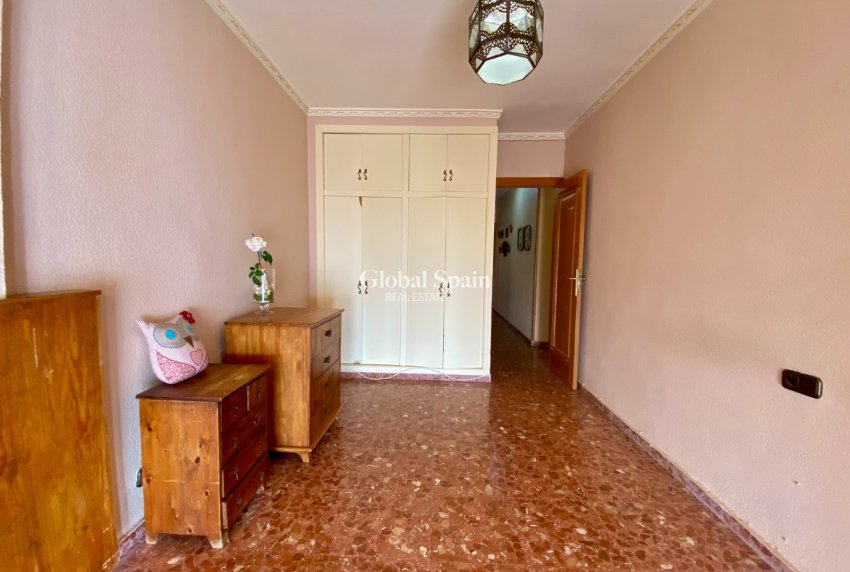 Revente - APPARTEMENT -
TORREVIEJA - Playa del Cura