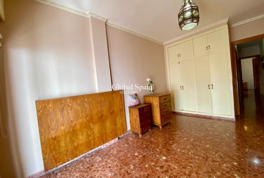 Revente - APPARTEMENT -
TORREVIEJA - Playa del Cura