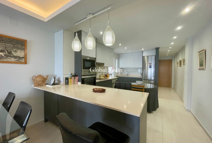 Revente - APPARTEMENT -
TORREVIEJA - Playa del Cura