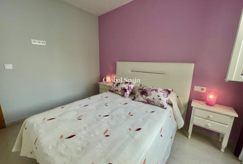 Revente - APPARTEMENT -
TORREVIEJA - Playa del Cura
