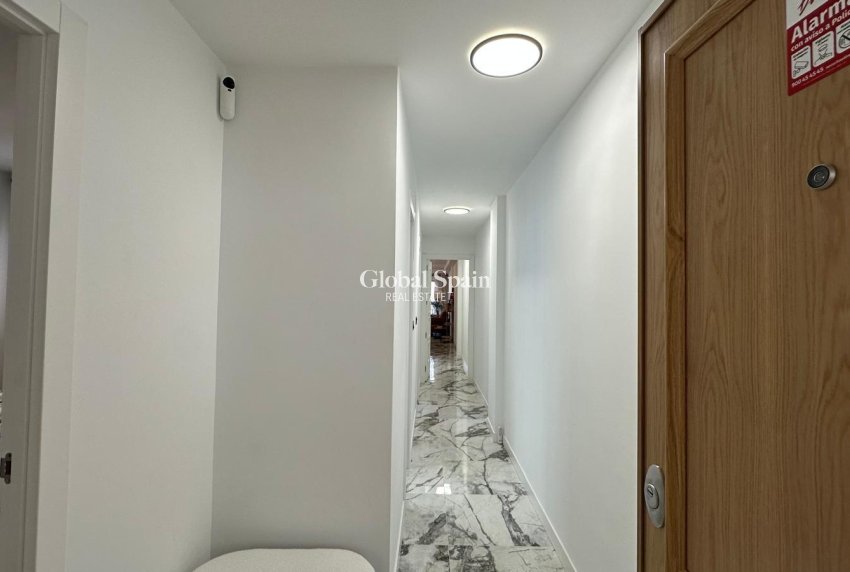 Revente - APPARTEMENT -
TORREVIEJA - Playa del Cura