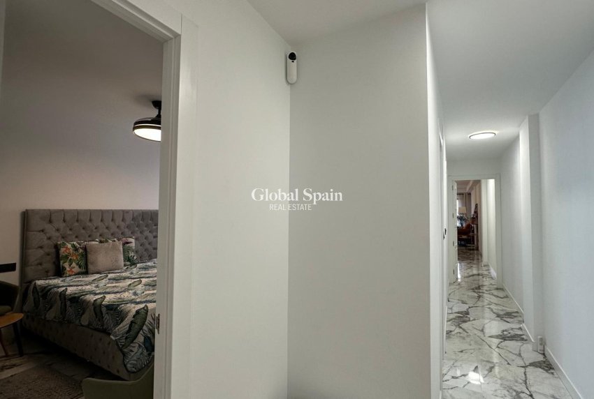 Revente - APPARTEMENT -
TORREVIEJA - Playa del Cura