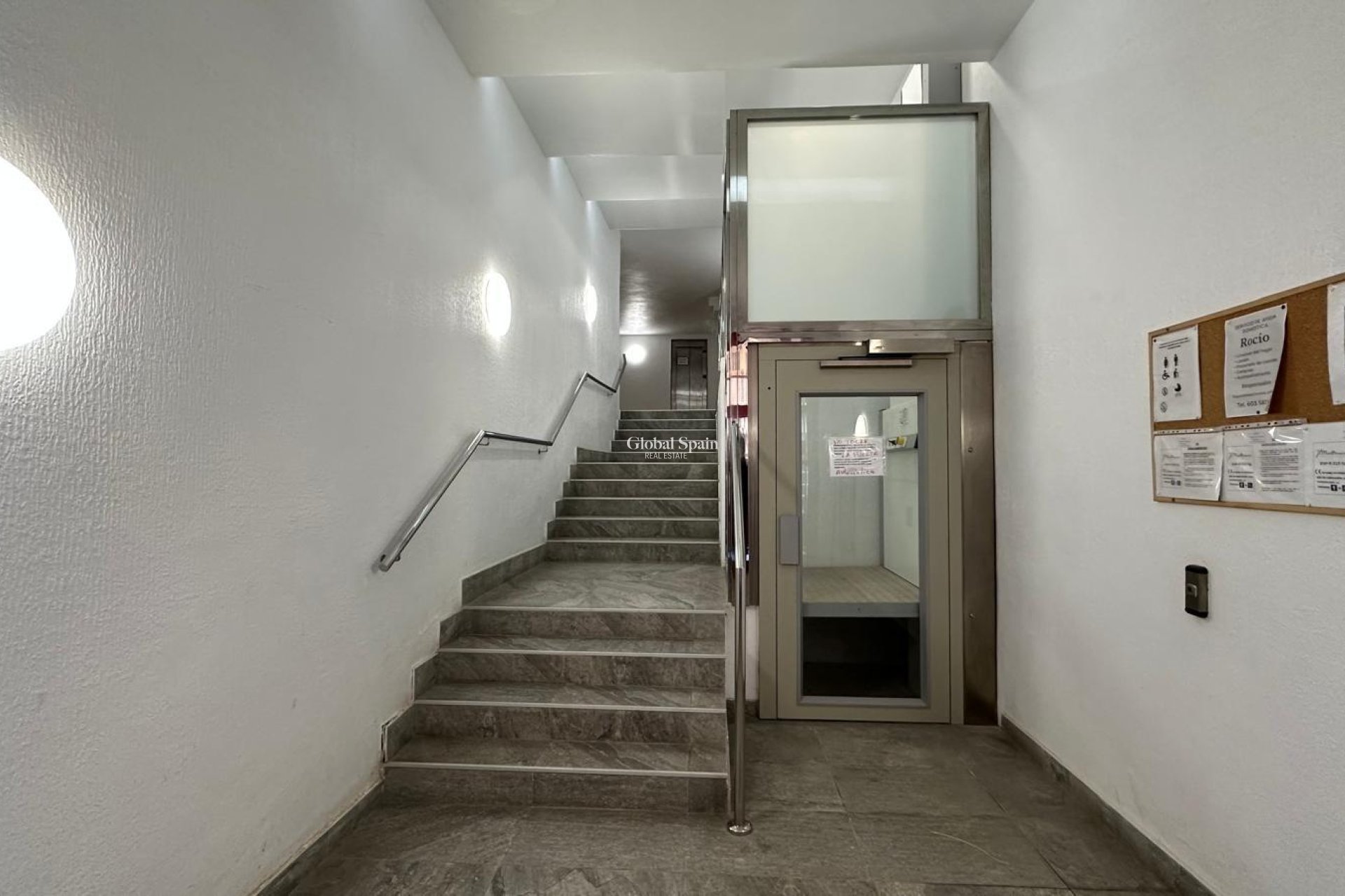 Revente - APPARTEMENT -
TORREVIEJA - Playa del Cura