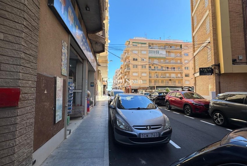 Revente - APPARTEMENT -
TORREVIEJA - Playa del Cura