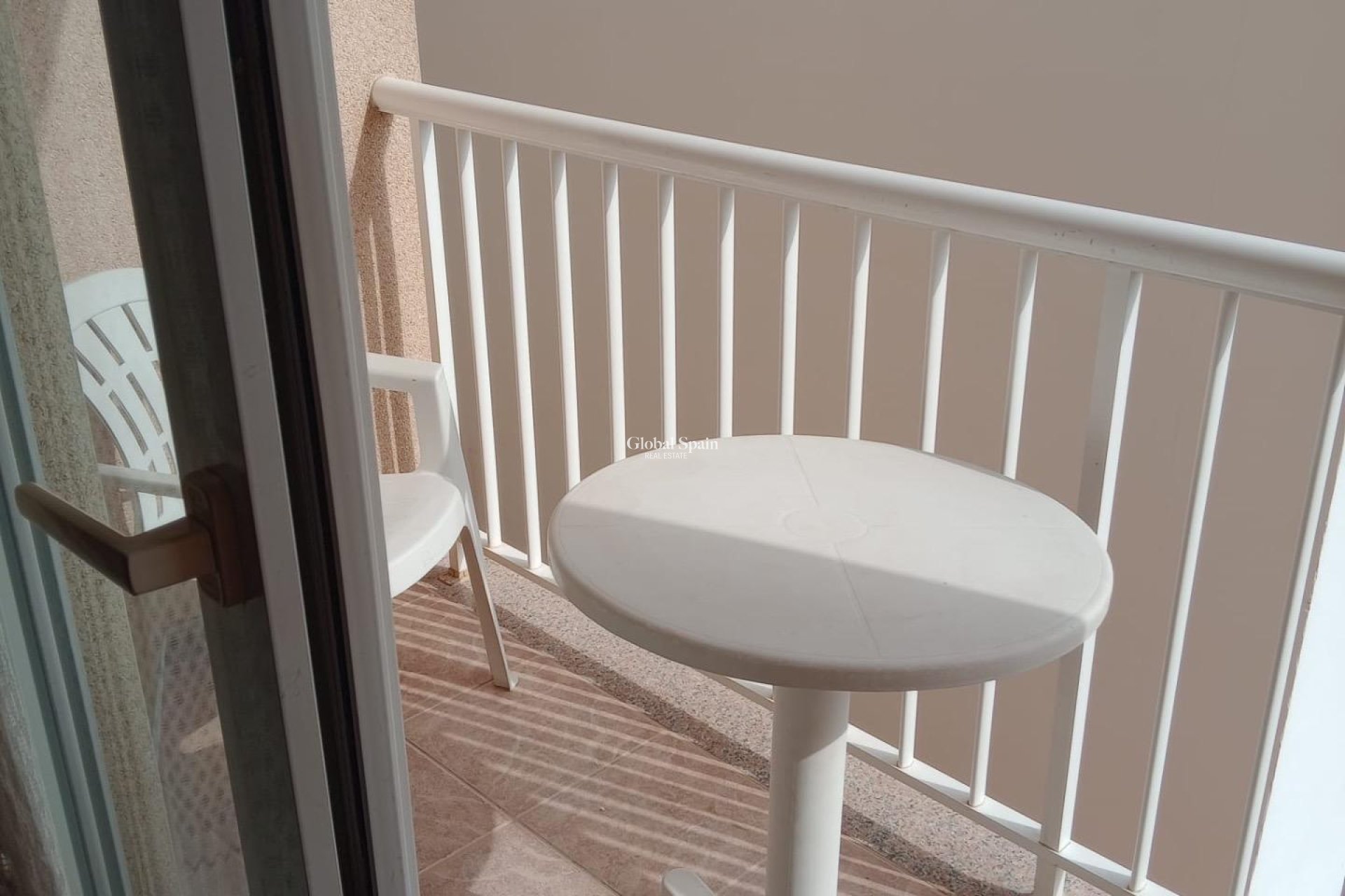 Revente - APPARTEMENT -
TORREVIEJA - Playa del Cura
