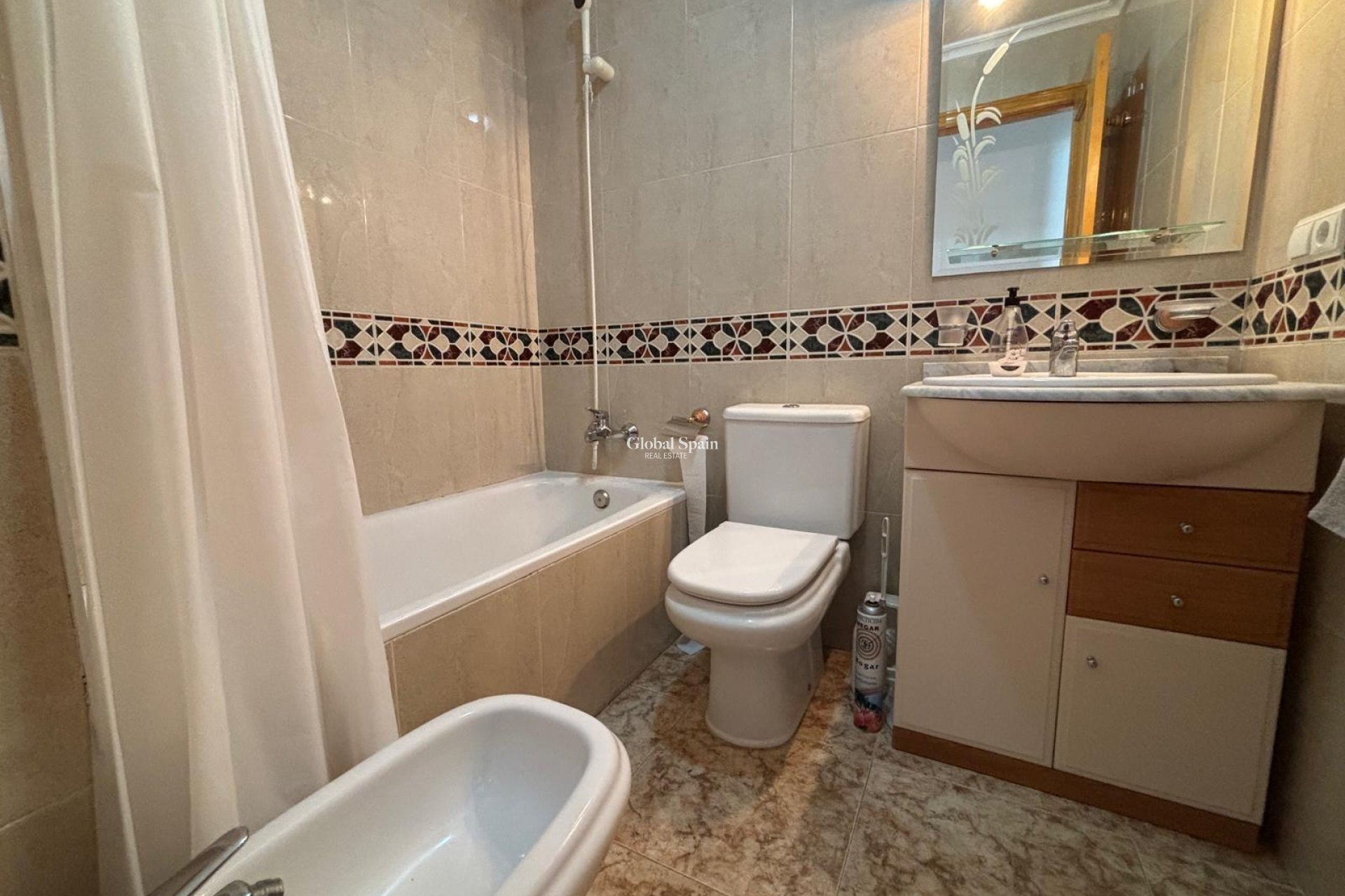 Revente - APPARTEMENT -
TORREVIEJA - Playa del Cura