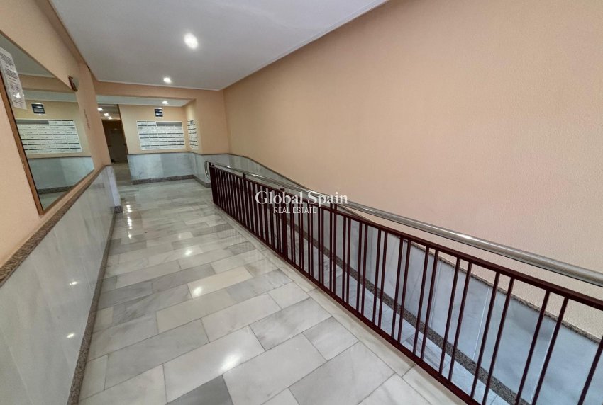 Revente - APPARTEMENT -
TORREVIEJA - Playa del Cura