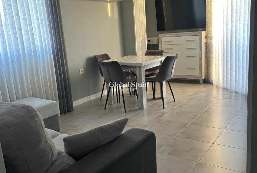 Revente - APPARTEMENT -
TORREVIEJA - Playa del Cura