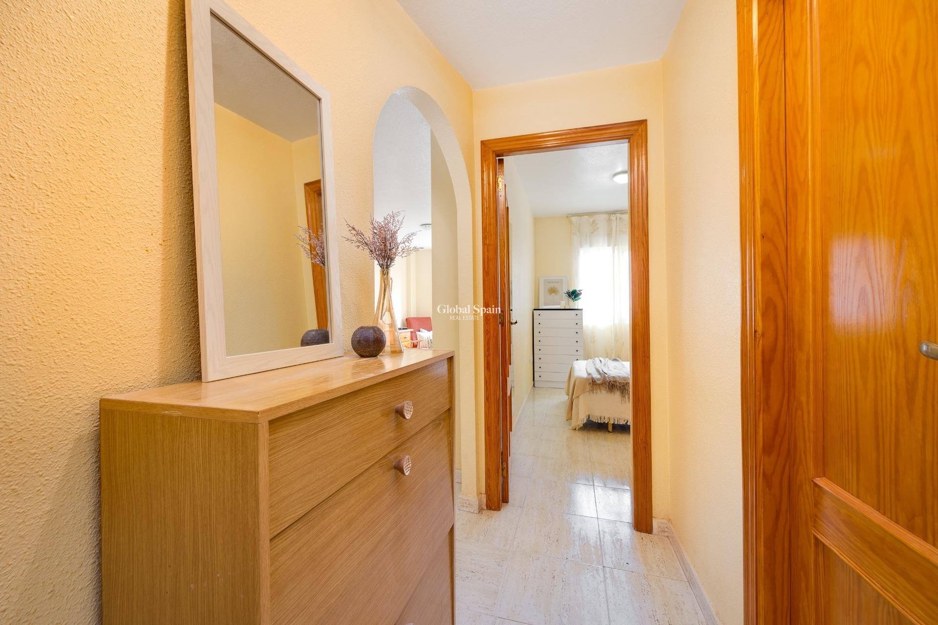 Revente - APPARTEMENT -
TORREVIEJA - Playa del Cura