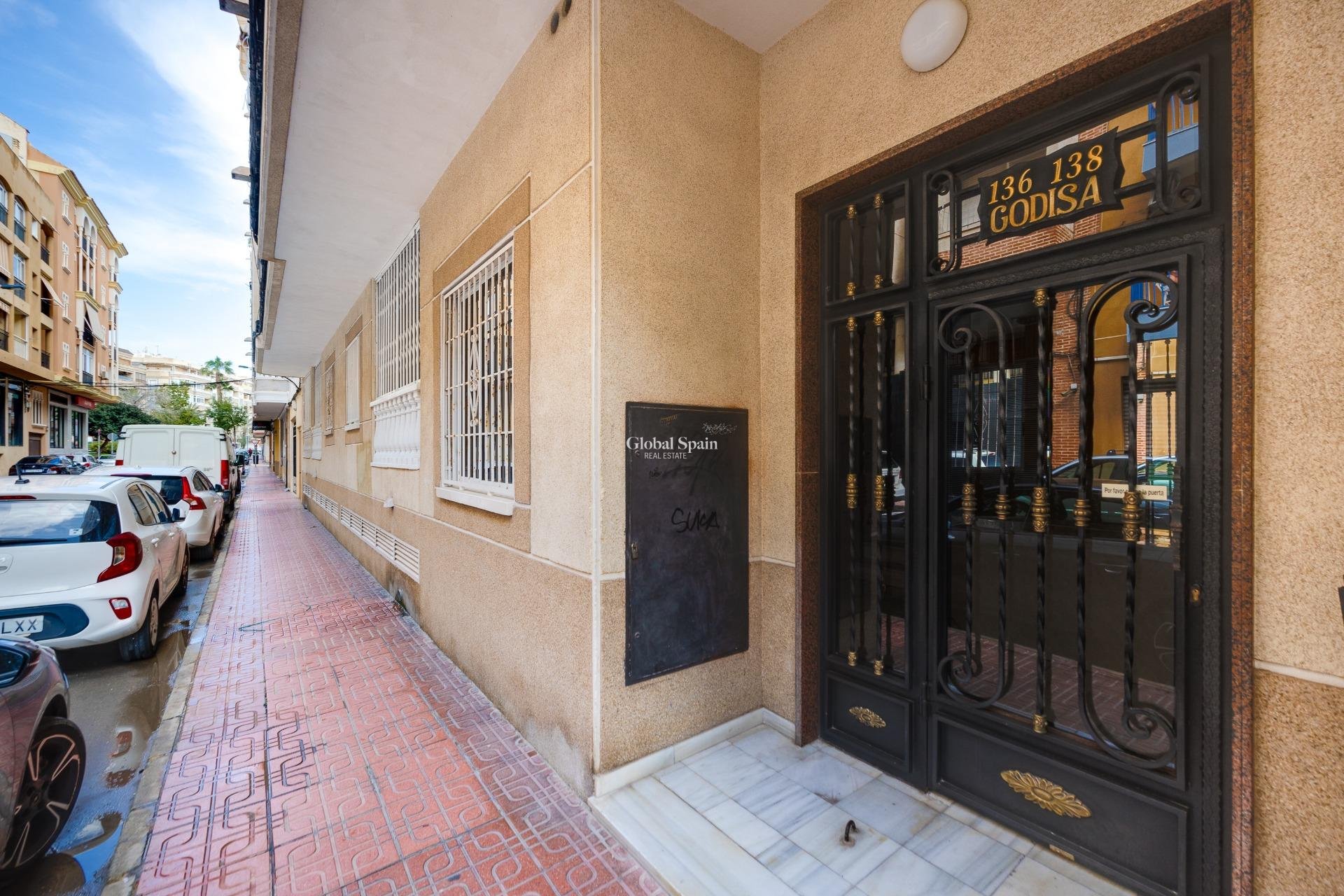 Revente - APPARTEMENT -
TORREVIEJA - Playa del Cura