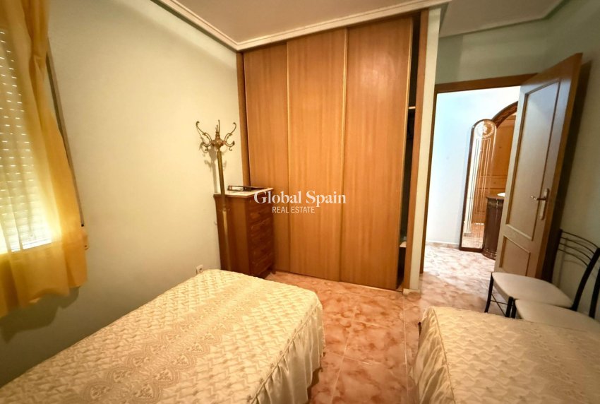 Revente - APPARTEMENT -
TORREVIEJA - Playa del Cura