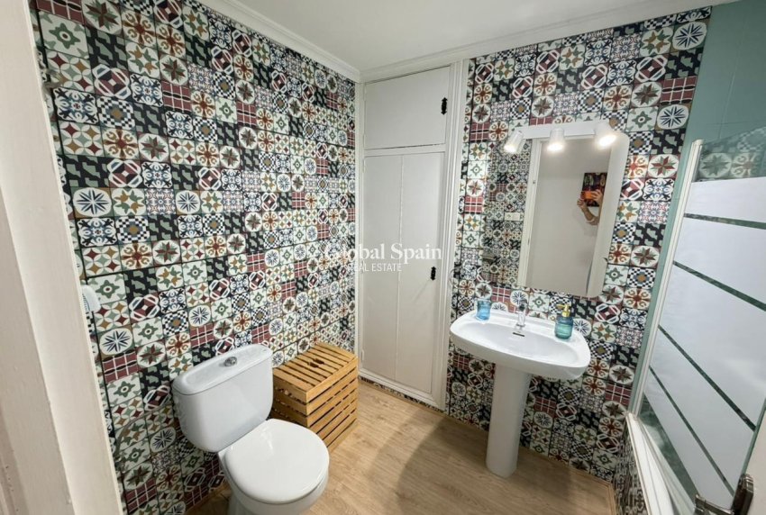 Revente - APPARTEMENT -
TORREVIEJA - Playa del Cura