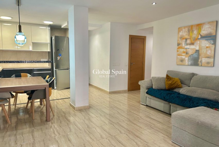 Revente - APPARTEMENT -
TORREVIEJA - Playa del Cura