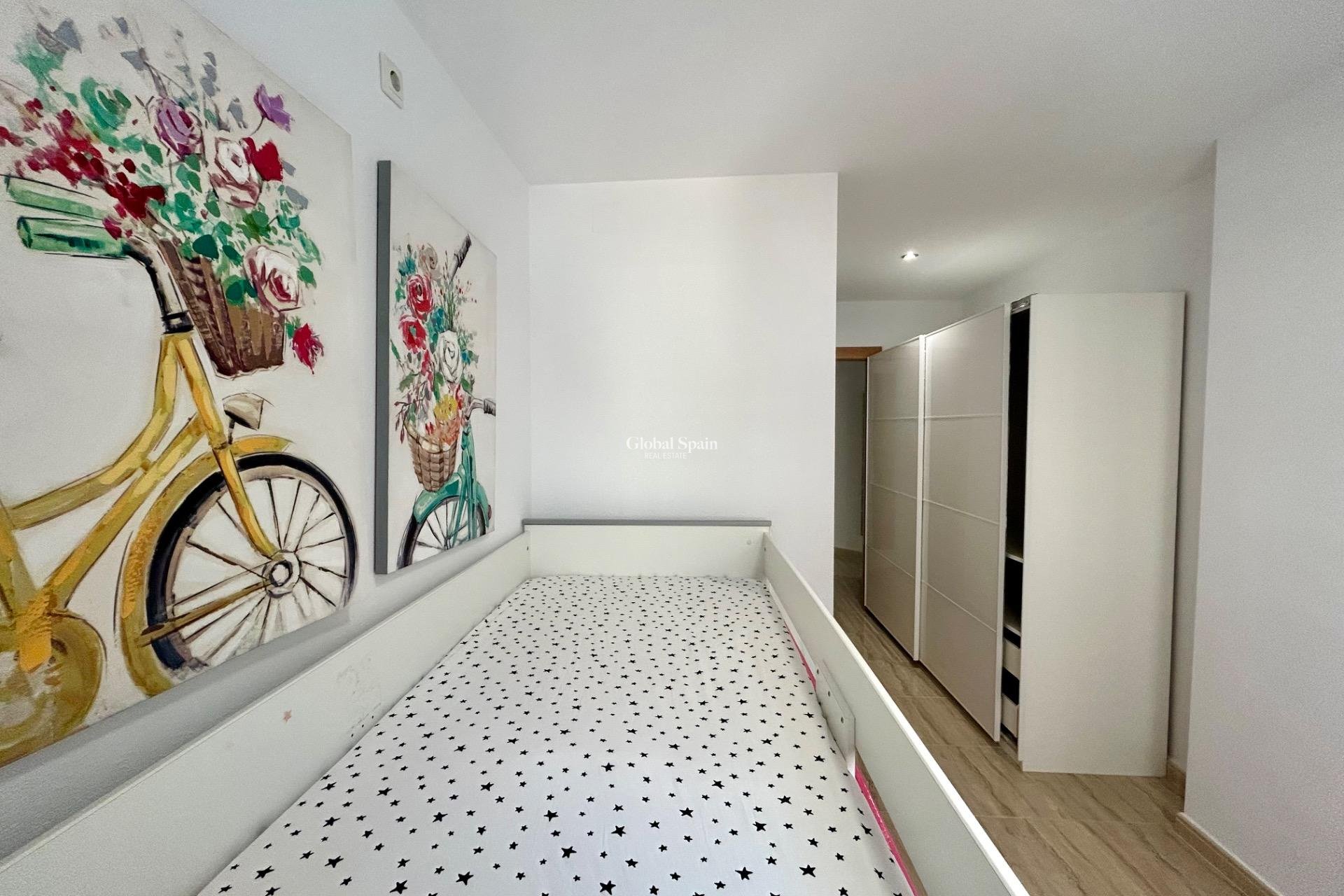 Revente - APPARTEMENT -
TORREVIEJA - Playa del Cura