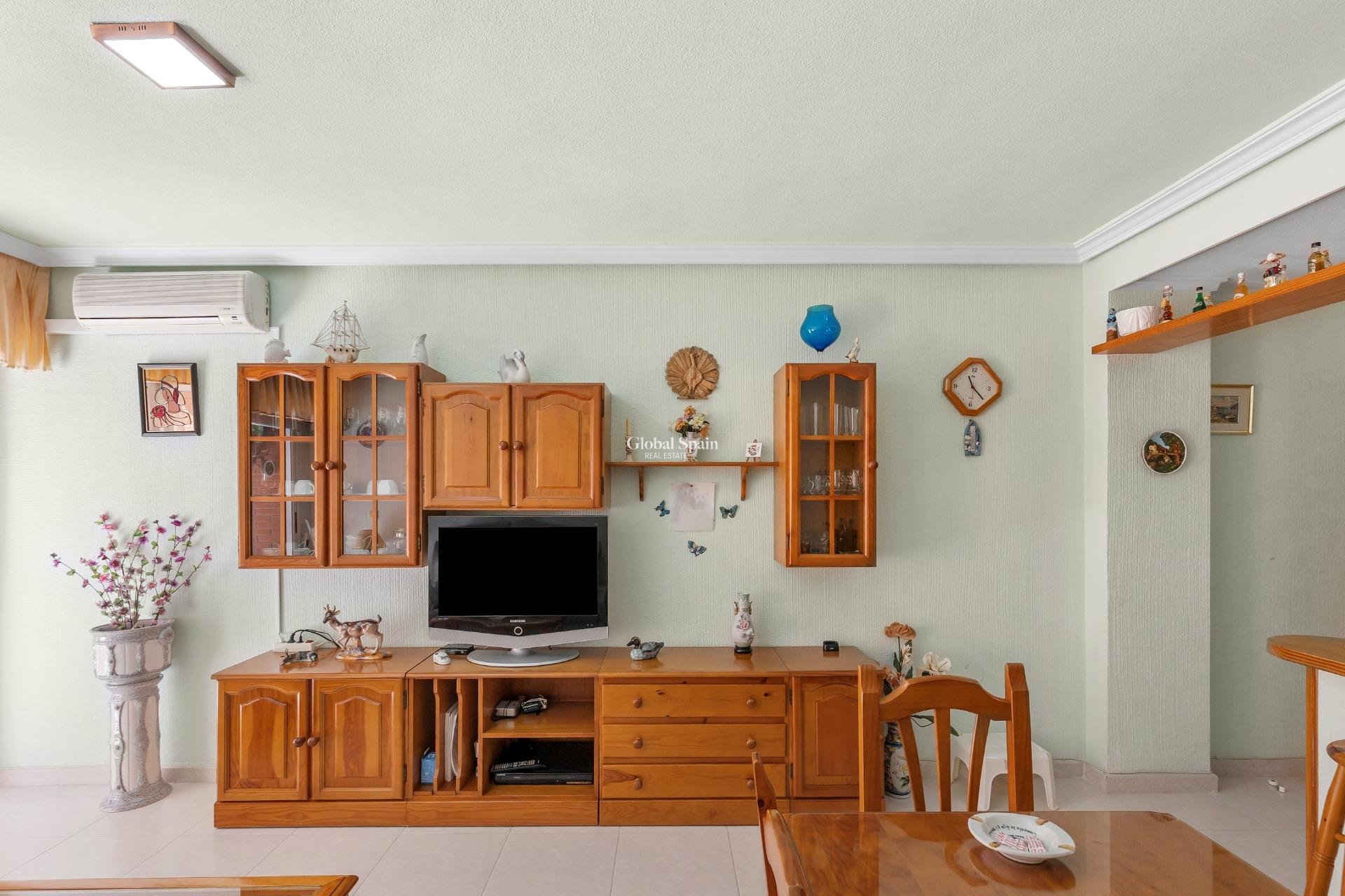 Revente - APPARTEMENT -
TORREVIEJA - Playa del cura