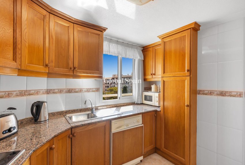 Revente - APPARTEMENT -
TORREVIEJA - Playa del cura