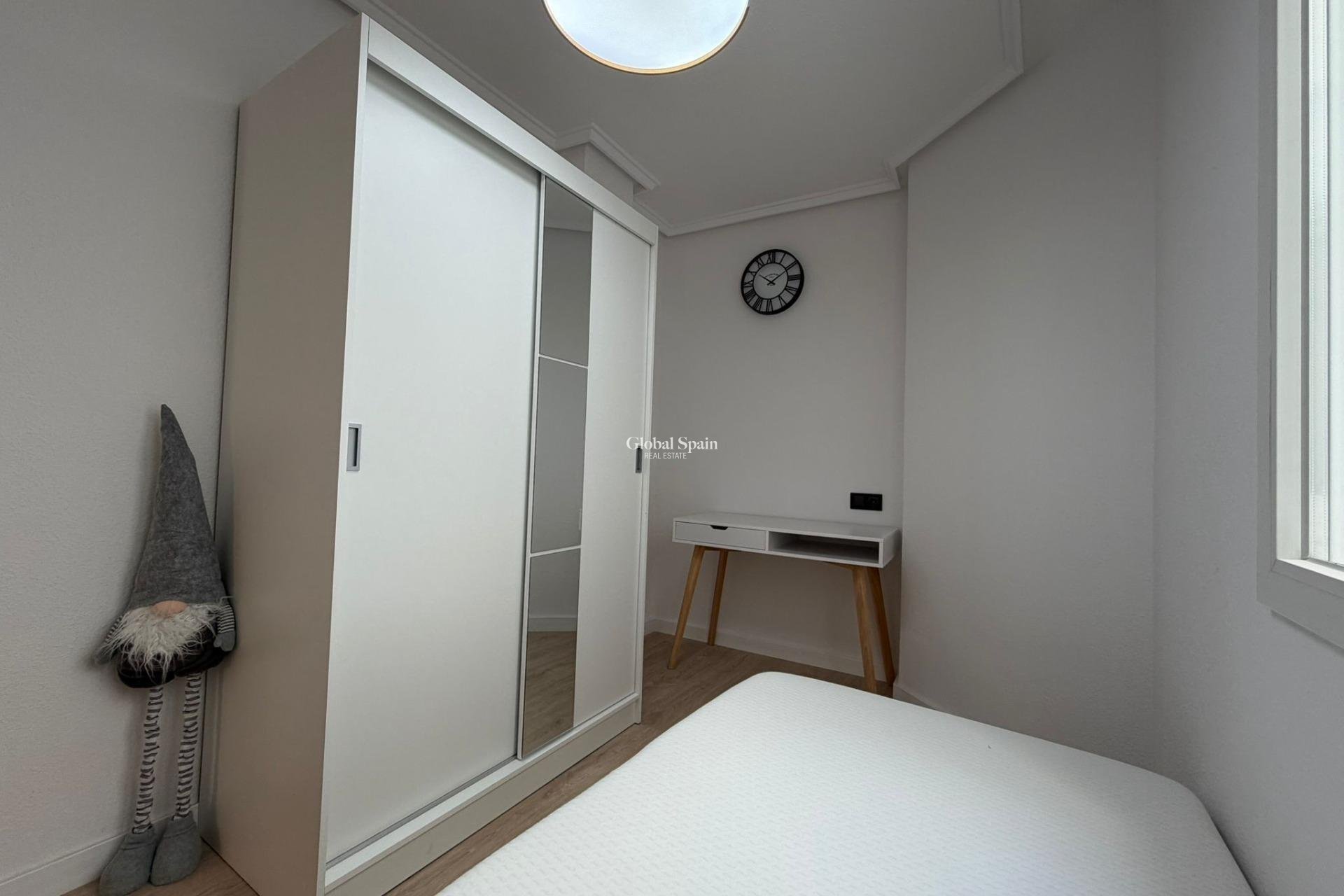 Revente - APPARTEMENT -
TORREVIEJA - Playa del Cura