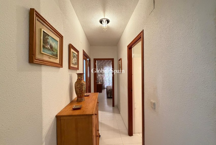 Revente - APPARTEMENT -
TORREVIEJA - Playa del Cura