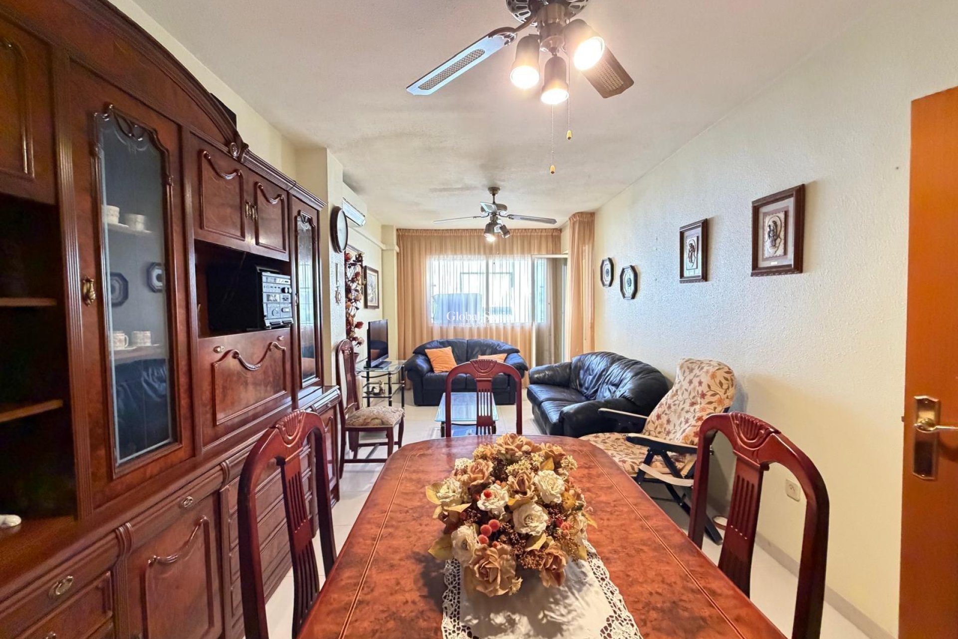 Revente - APPARTEMENT -
TORREVIEJA - Playa del Cura