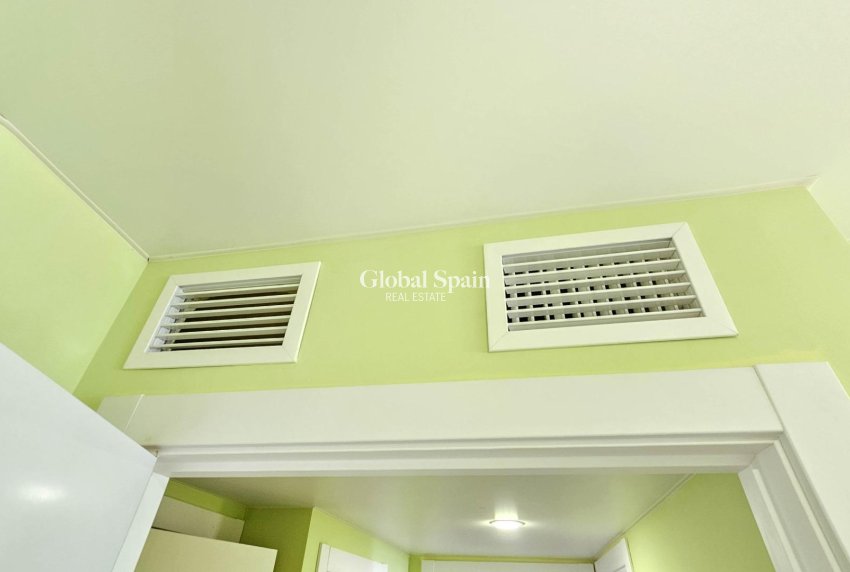Revente - APPARTEMENT -
TORREVIEJA - Playa del Cura