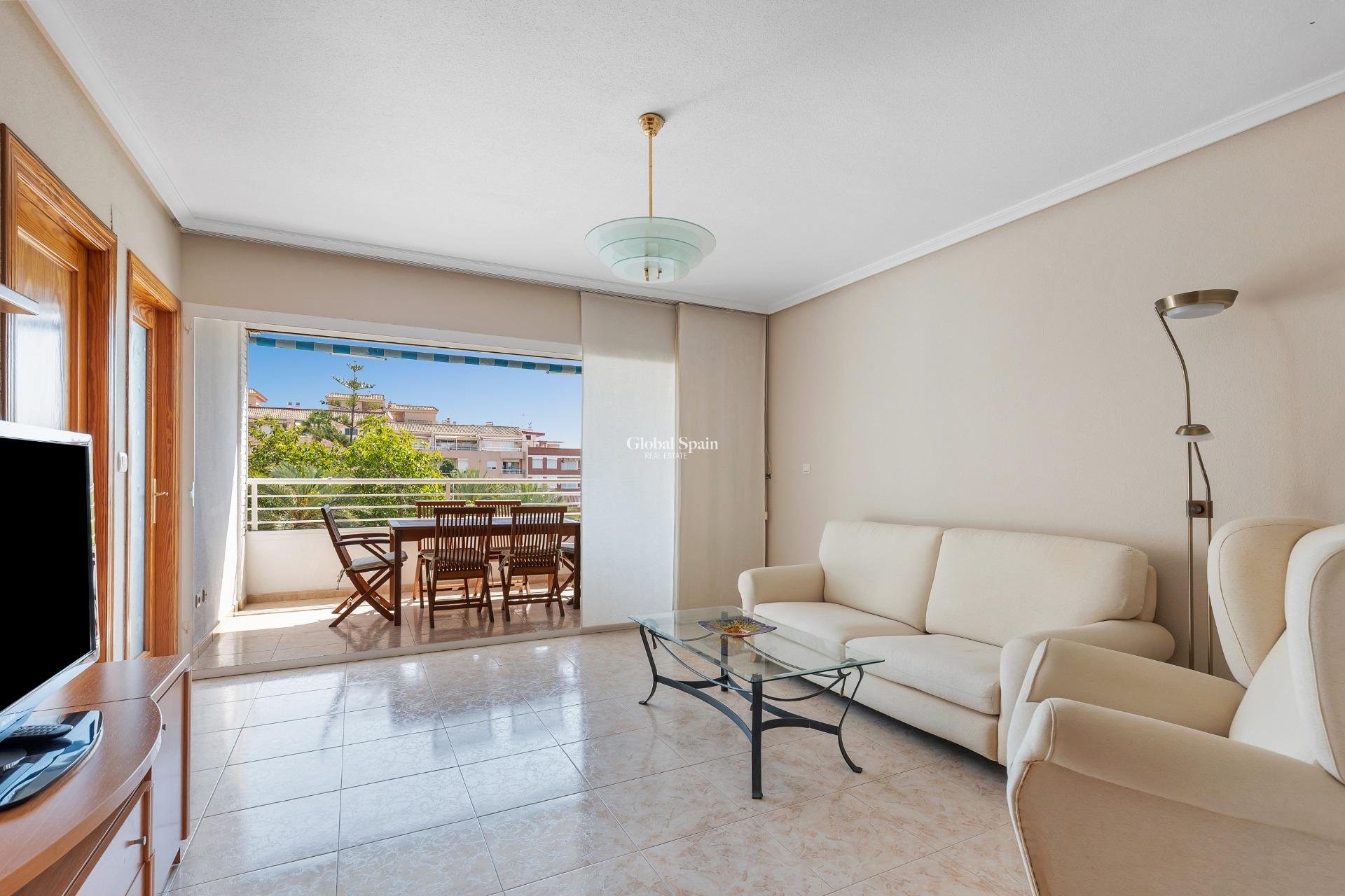 Revente - APPARTEMENT -
TORREVIEJA - Playa del cura