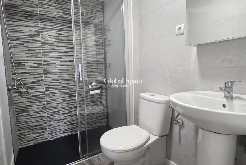 Revente - APPARTEMENT -
TORREVIEJA - Playa del Cura