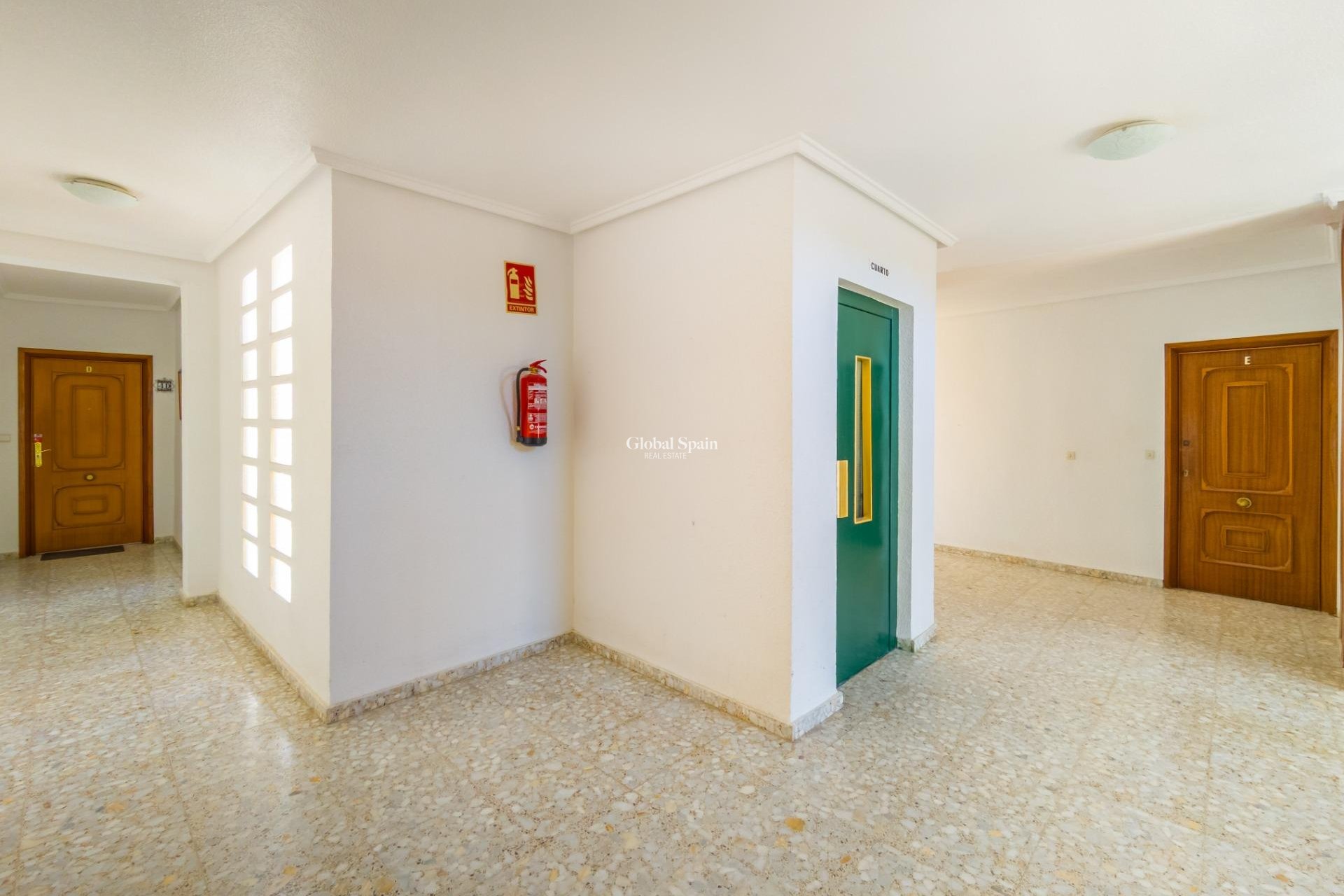 Revente - APPARTEMENT -
TORREVIEJA - Playa del Cura
