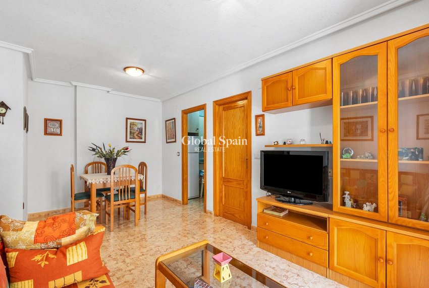 Revente - APPARTEMENT -
TORREVIEJA - Playa del cura