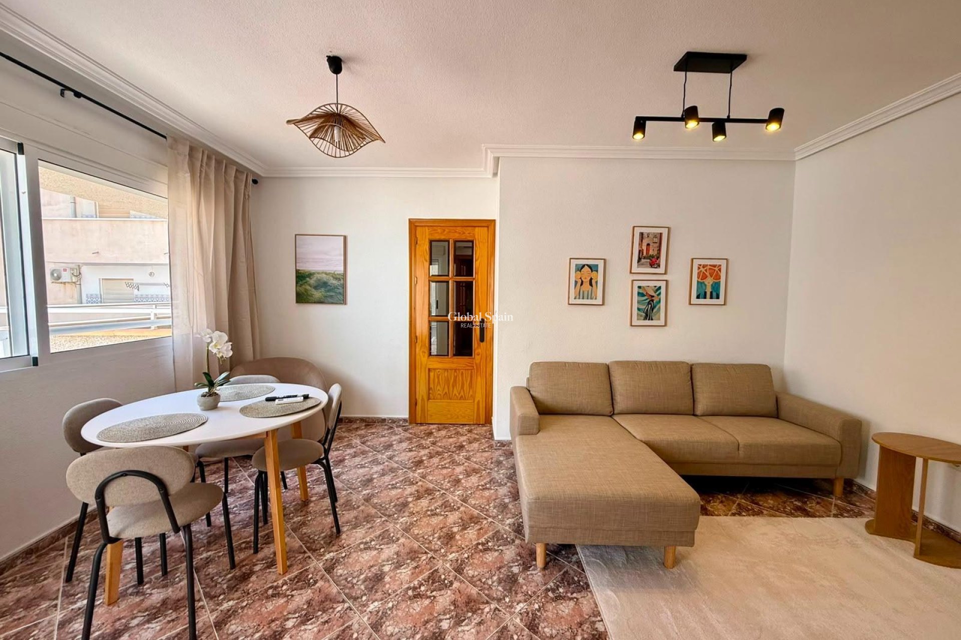 Revente - APPARTEMENT -
TORREVIEJA - Playa del Cura