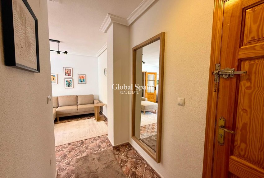 Revente - APPARTEMENT -
TORREVIEJA - Playa del Cura