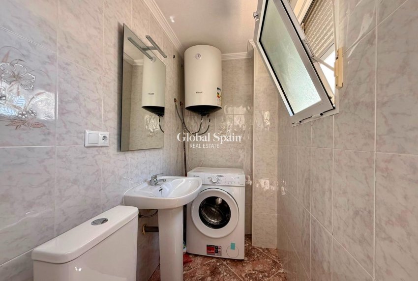 Revente - APPARTEMENT -
TORREVIEJA - Playa del Cura