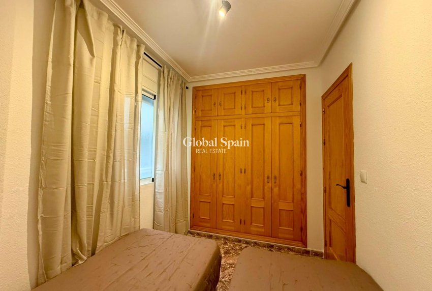 Revente - APPARTEMENT -
TORREVIEJA - Playa del Cura