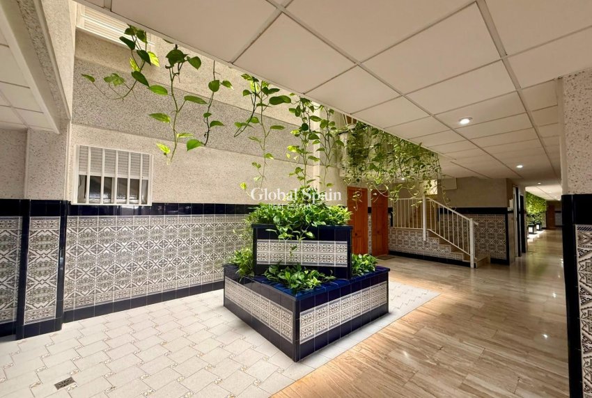 Revente - APPARTEMENT -
TORREVIEJA - Playa del Cura
