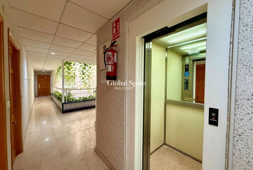 Revente - APPARTEMENT -
TORREVIEJA - Playa del Cura